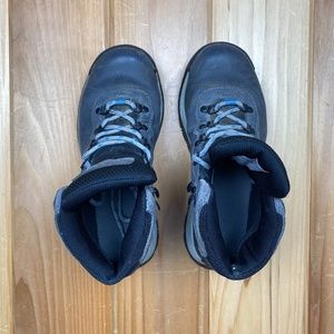 Columbia Newton Ridge Hiking Boots